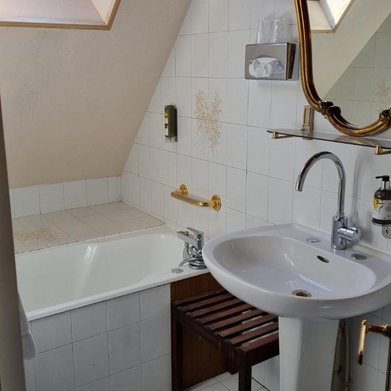Hotel de la Poste - Budget Doppel-/Zweibettzimmer - 2