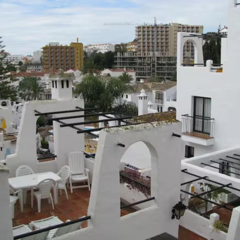 Andalusian style apartment in Pueblo Evita exclusive holiday complex - Apartamento - 20
