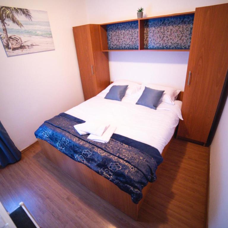 FOR-A Apartmani - Apartment with Balcony - 2