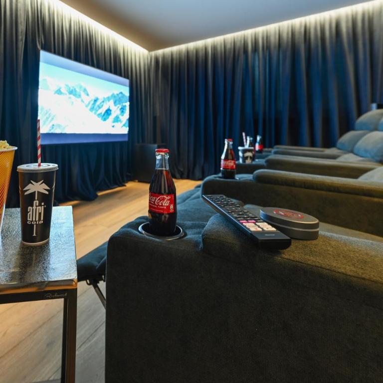 Boutique ChaletS Alpi mit Sauna & Kino - Haus mit 5 Schlafzimmern, Sauna und Kinoraum (blau) - 9