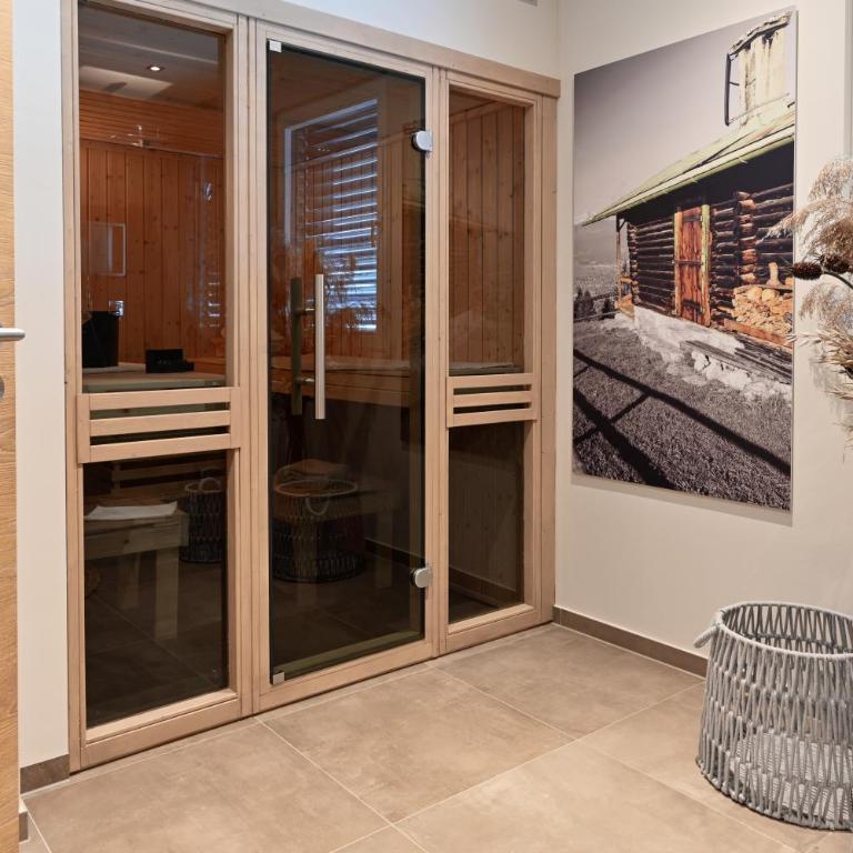 Boutique ChaletS Alpi mit Sauna & Kino - Haus mit 5 Schlafzimmern, Sauna und Kinoraum (rot) - 37