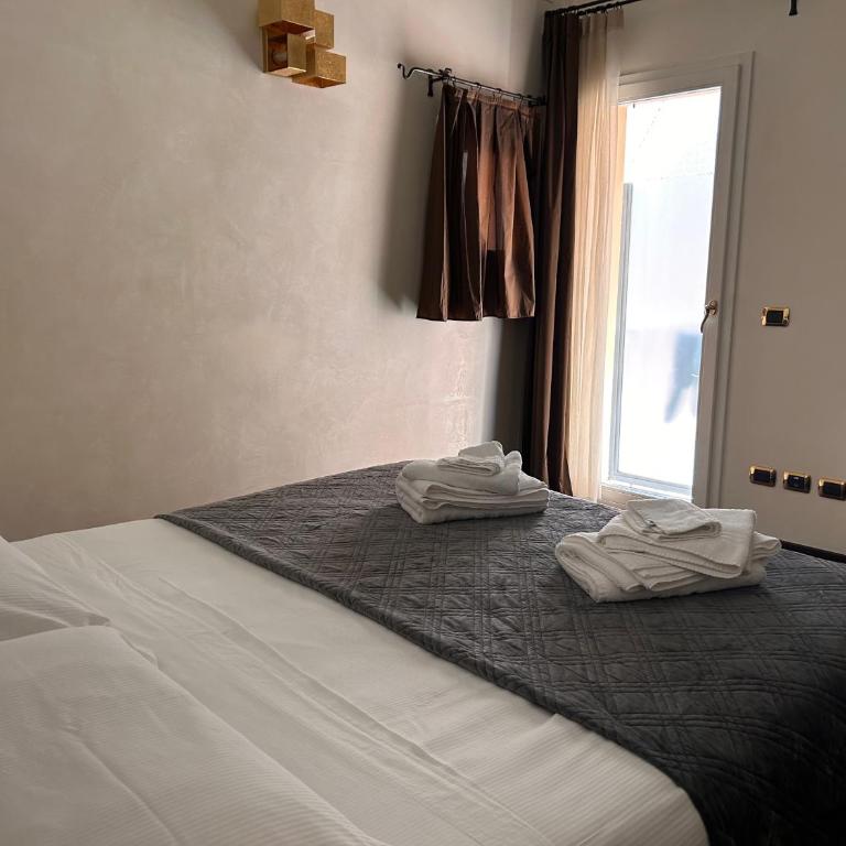 Piazza Maggiore Luxury Apartment - Two-Bedroom Apartment - 15