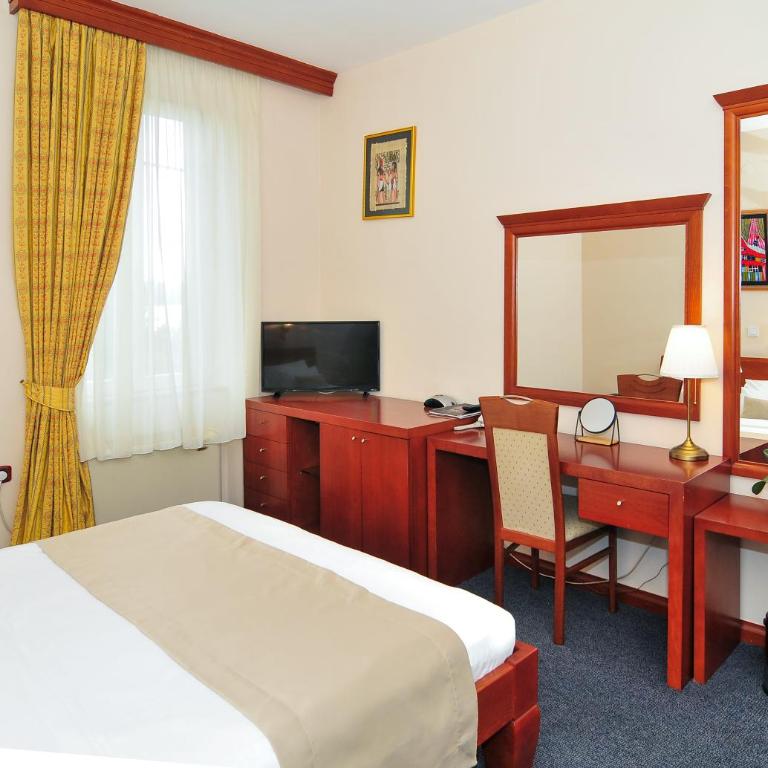 Hotel Montenegrino - Deluxe Double Room with Sea View - 2