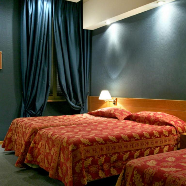 LH Hotel Andreotti - Camera Tripla - 3