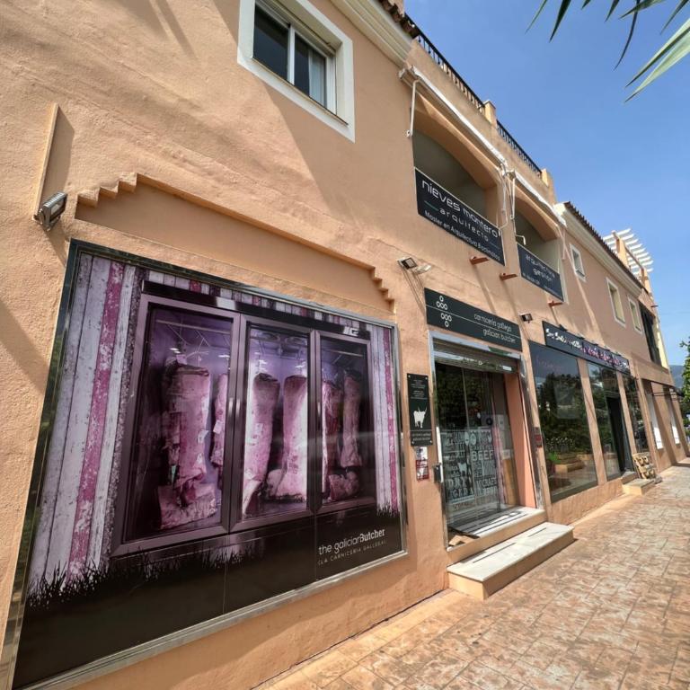Impeccable large apartment with immense terrace and private garden overlooking the mountain, featuring 2 bedrooms and sleeping up to 4 guests located 100 meters from Plaza Maestranza - Two-Bedroom Apartment - 96