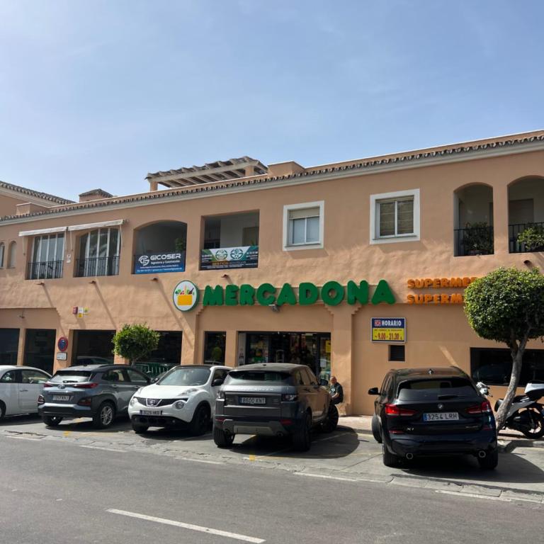 Impeccable large apartment with immense terrace and private garden overlooking the mountain, featuring 2 bedrooms and sleeping up to 4 guests located 100 meters from Plaza Maestranza - Two-Bedroom Apartment - 95