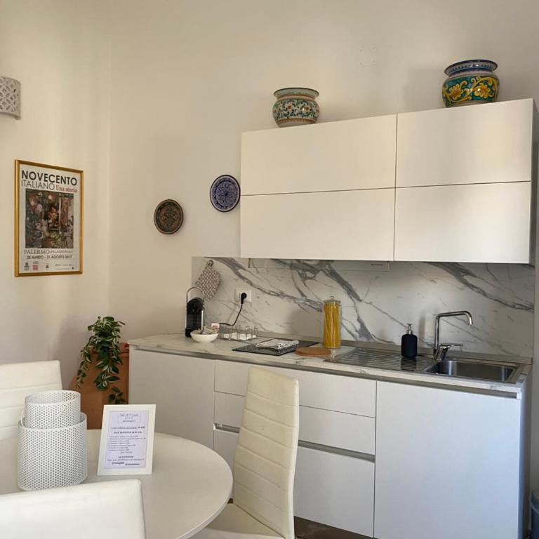 Modern apt in Taormina city center - One-Bedroom Apartment - 15