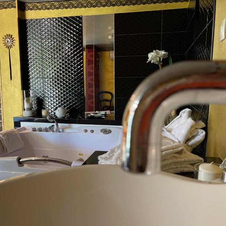 Gîte Les logis du Pech - Double Room with Garden View - 4