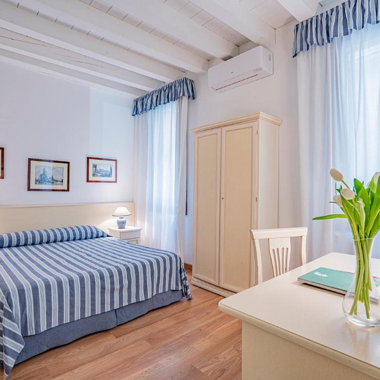 Ca' Dei Musicanti 1 Few Steps from Rialto Bridge! - Two-Bedroom Apartment - 23