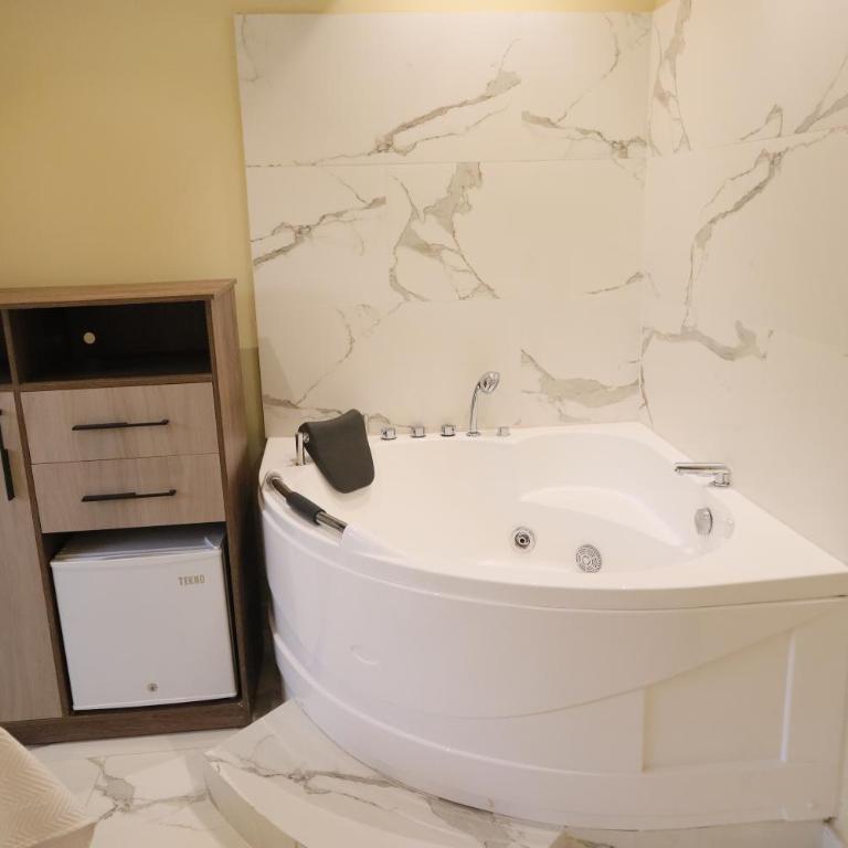 Hotel Sada - Suite Deluxe con bañera de hidromasaje - 14