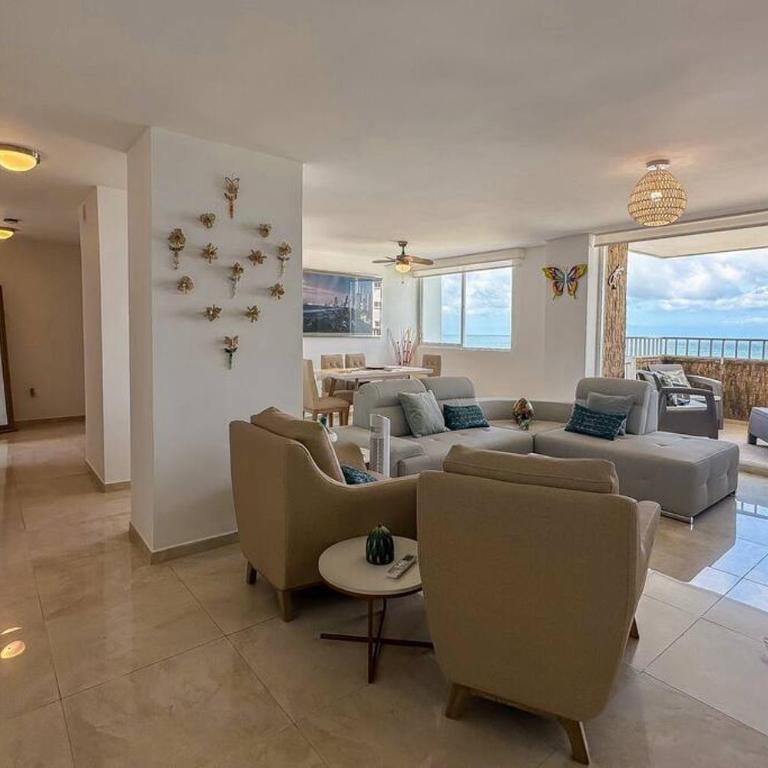 Cartagena's Sunset Beachfront Paraiso - Three-Bedroom Apartment - 8