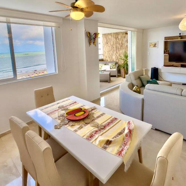 Cartagena's Sunset Beachfront Paraiso - Three-Bedroom Apartment - 16