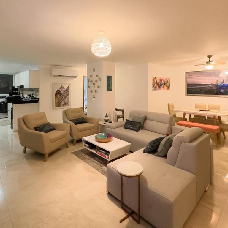 Cartagena's Sunset Beachfront Paraiso - Three-Bedroom Apartment - 12
