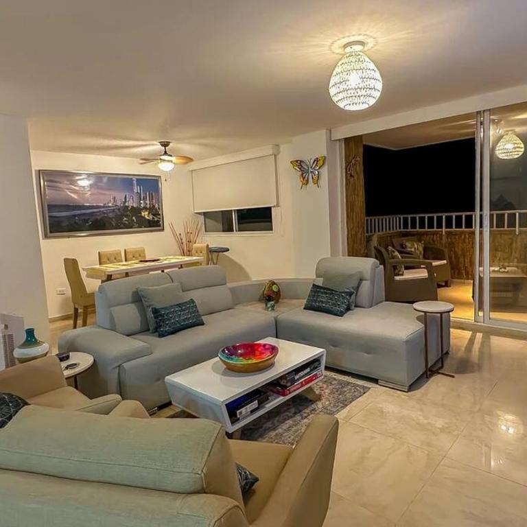 Cartagena's Sunset Beachfront Paraiso - Three-Bedroom Apartment - 13