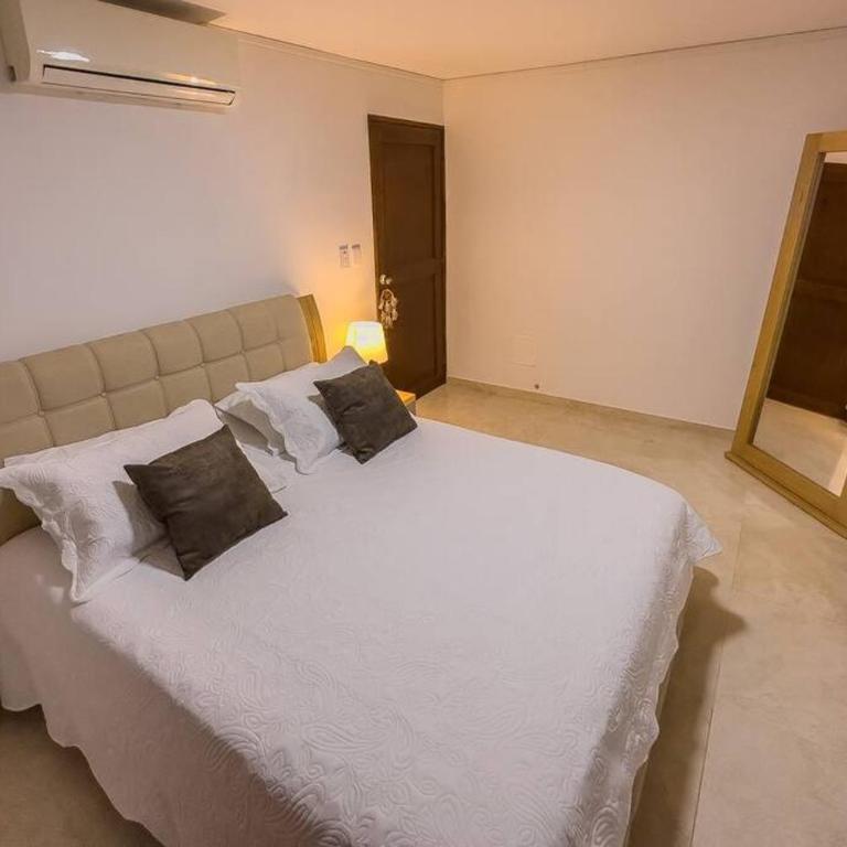 Cartagena's Sunset Beachfront Paraiso - Three-Bedroom Apartment - 35