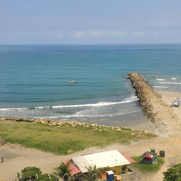 Cartagena's Sunset Beachfront Paraiso - Three-Bedroom Apartment - 46