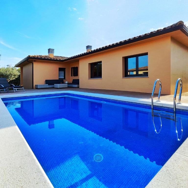 Casa con piscina en L'Estartit - Casa de 3 dormitorios - 1