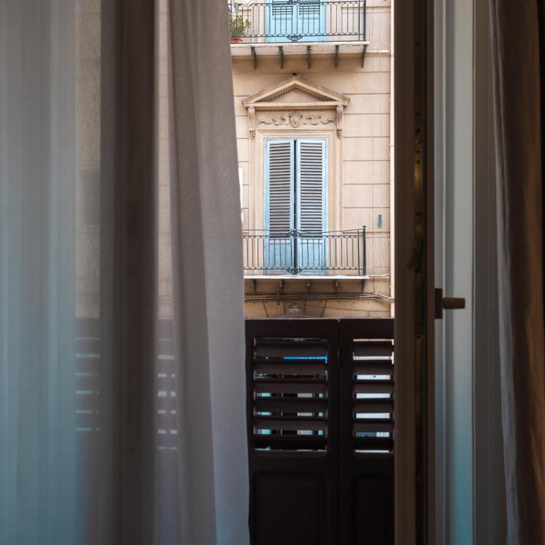 Archè Design Rooms and Suites - Deluxe Room - 4