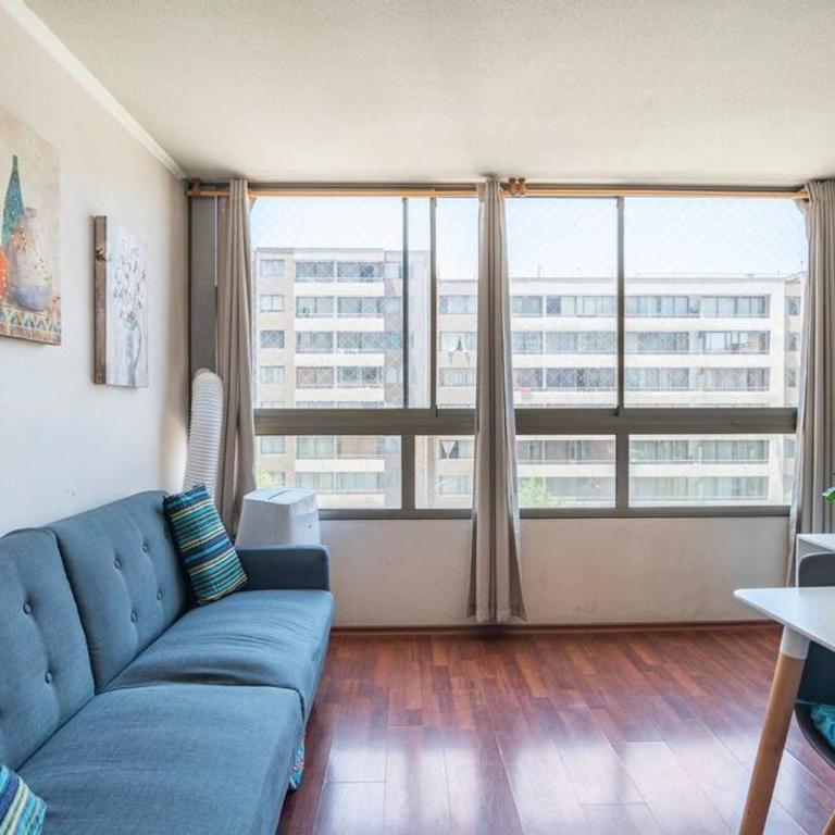 Céntrico Departamento en Metro Parque Bustamante - Apartamento de 2 dormitorios - 43