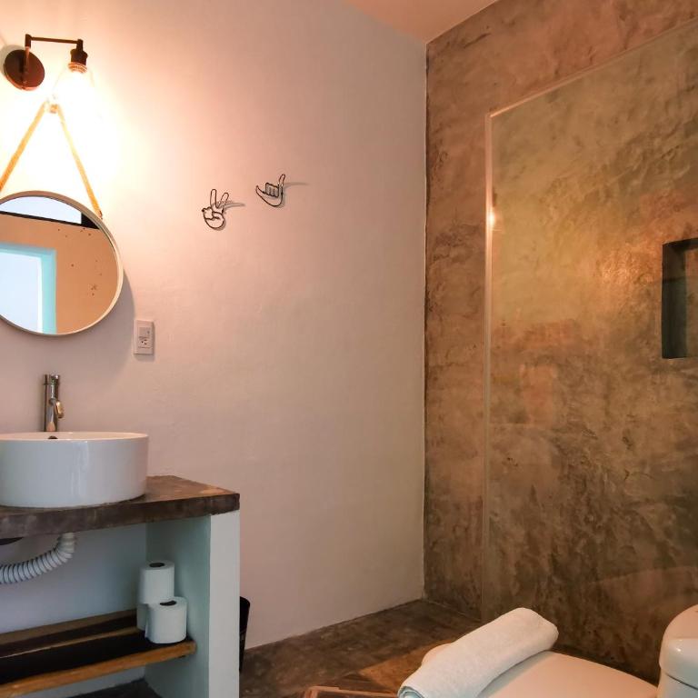 Les Suites Calle 2 by Galian - 350m from ADO bus terminal - Suite Deluxe con cama extragrande - 11