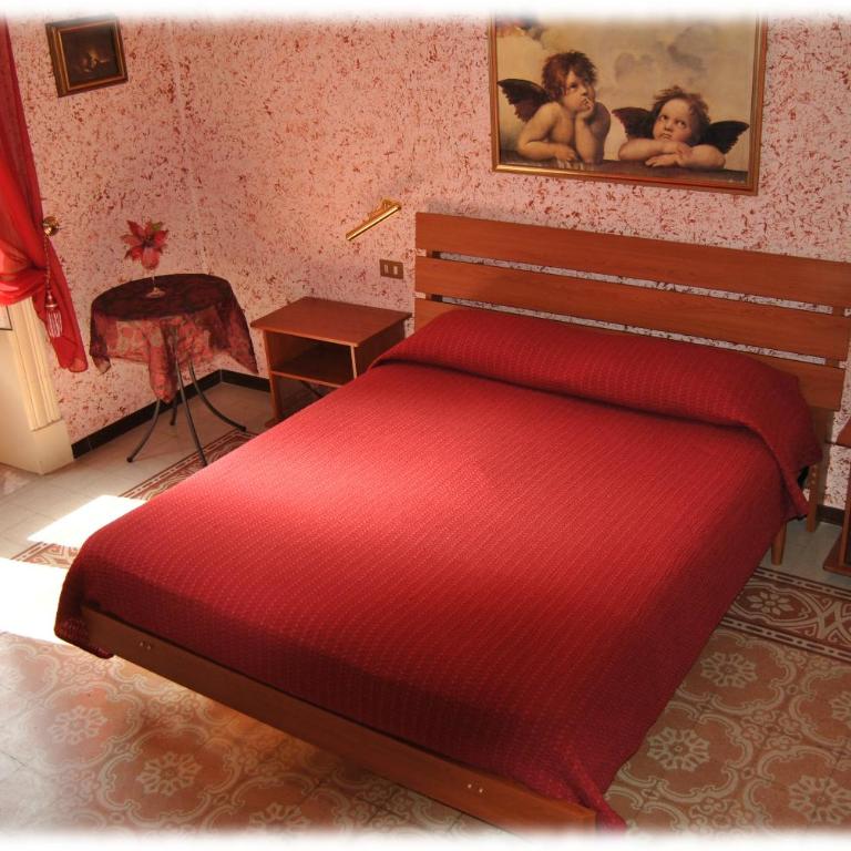 Bed and Breakfast D'Angelo - Camera Matrimoniale Deluxe con Bagno Interno Privato - 2