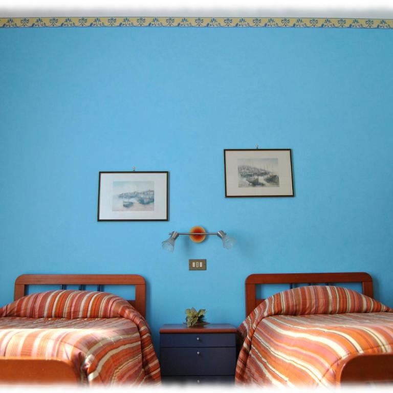 Bed and Breakfast D'Angelo - Camera Matrimoniale/Doppia con Letti Singoli con Bagno Privato Esterno - 2
