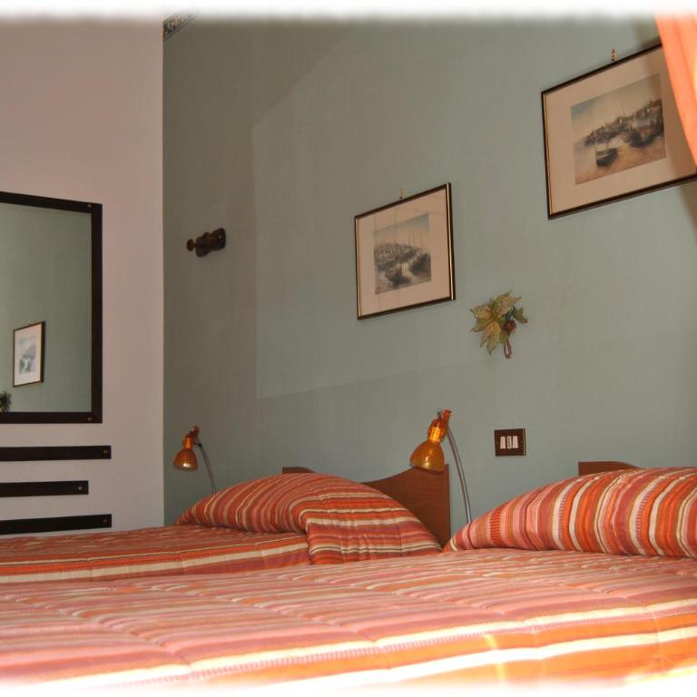 Bed and Breakfast D'Angelo - Camera Matrimoniale/Doppia con Letti Singoli con Bagno Privato Esterno - 8