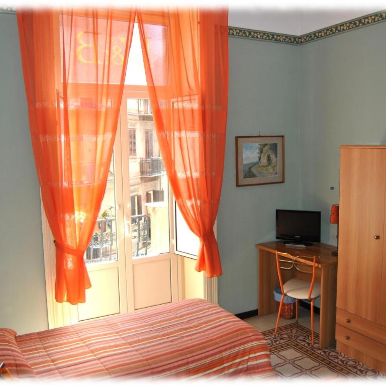Bed and Breakfast D'Angelo - Camera Matrimoniale/Doppia con Letti Singoli con Bagno Privato Esterno - 9