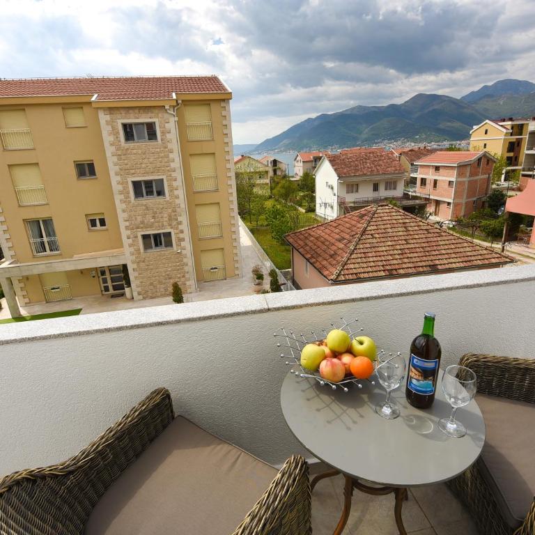 Sea Point II Apart hotel Tivat - Apartment with Balcony - 1