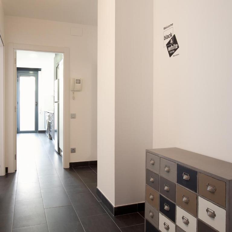 AB Gracia Sant Salvador - Two-Bedroom Apartment with Balcony - 21