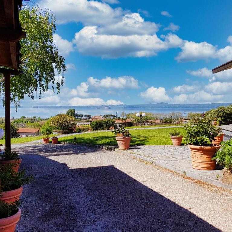 Agriturismo Le Vigne - Camera Matrimoniale con Vista Lago - 10