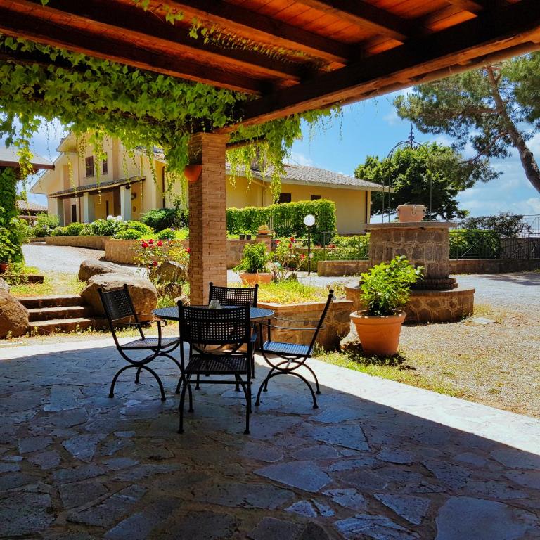 Agriturismo Le Vigne - Camera Matrimoniale con Vista Lago - 16