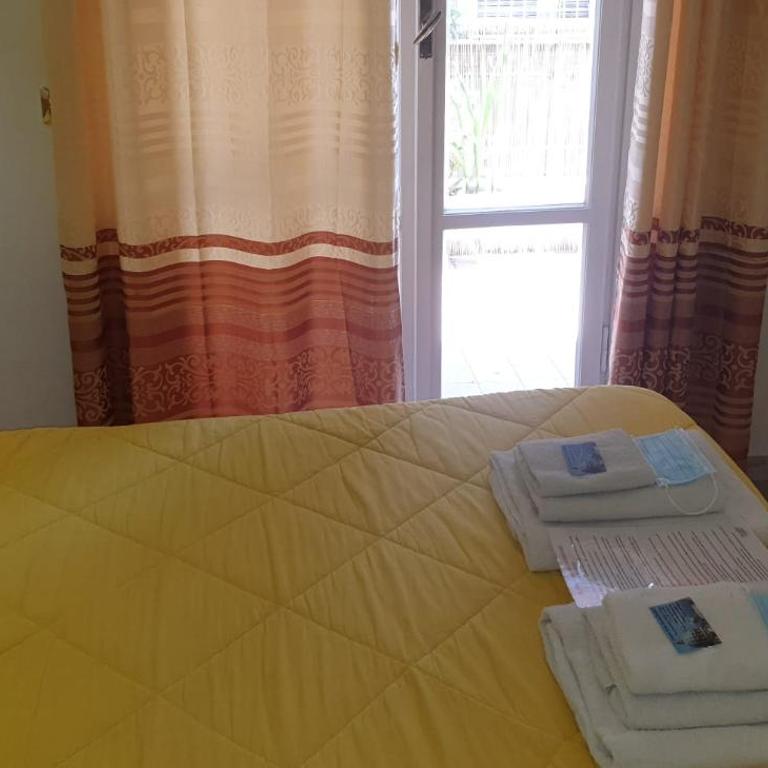Domina Romae B&B - Camera Matrimoniale con Bagno Privato Esterno - 3