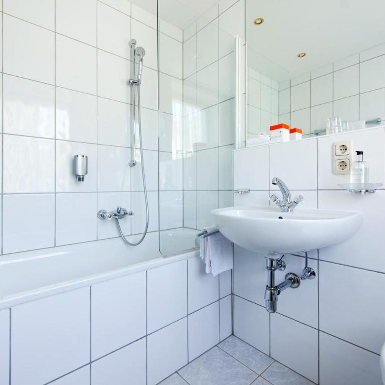Hotel Schwarzer Adler - Sport & Spa - Classic Einzelzimmer - 2