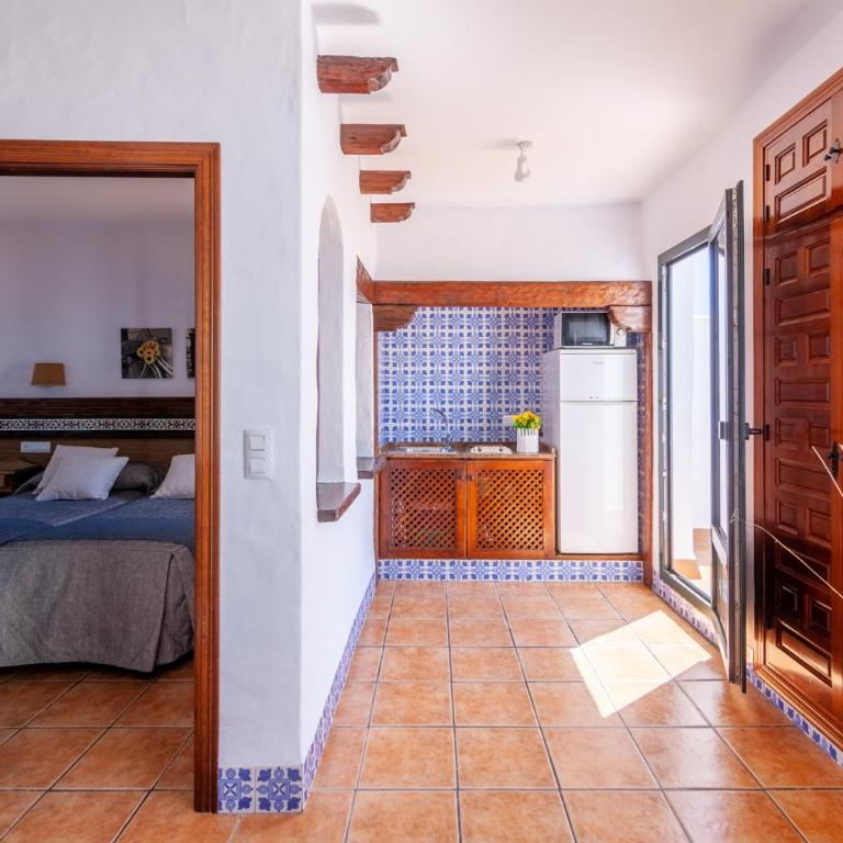 Apartamentos El Roqueo - Apartamento de 1 dormitorio con vistas al mar - 3