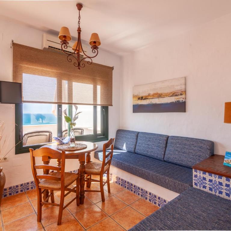 Apartamentos El Roqueo - Apartamento de 1 dormitorio con vistas al mar - 9