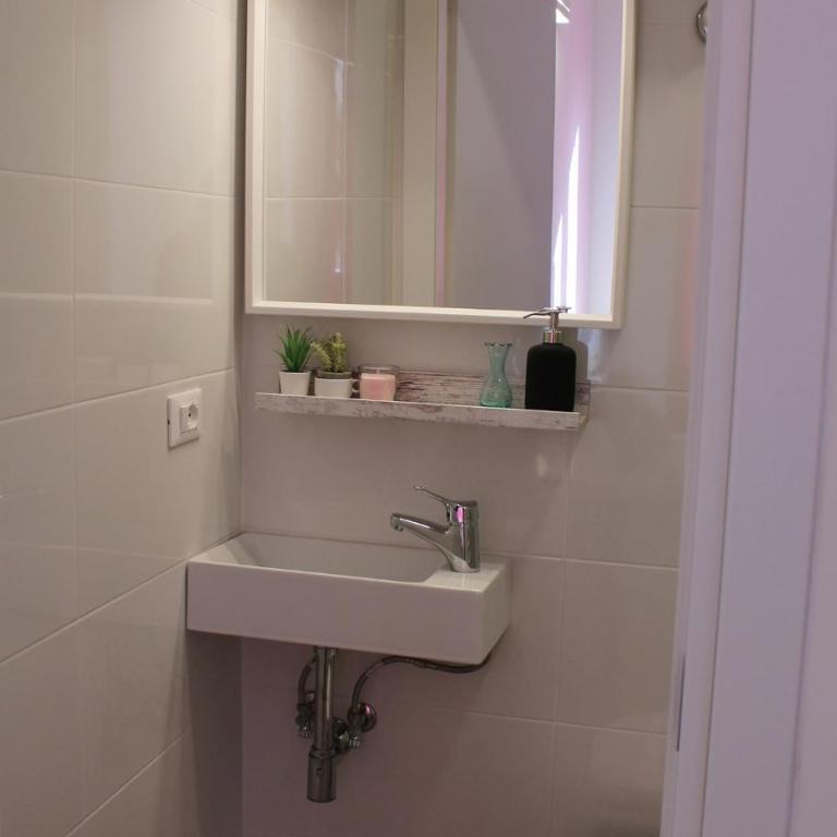 Friends of Michelangelo - Camera Matrimoniale con Bagno Privato - 4
