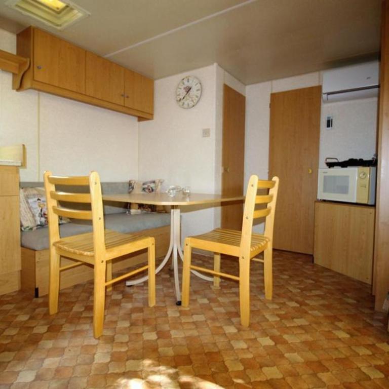 Harbers zonvakanties chalets met airco camping Leï Suves Roquebrune sur Argens - Chalet 2 Chambres - 2