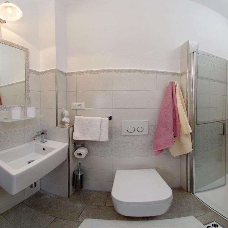 Garni Villa Tyrol - Adults Only - Camera Queen con Vista Piscina - 6