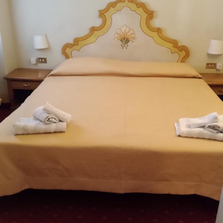 Hotel Posta R.T.A. - Camera Comfort con Poltrona-Letto - 10