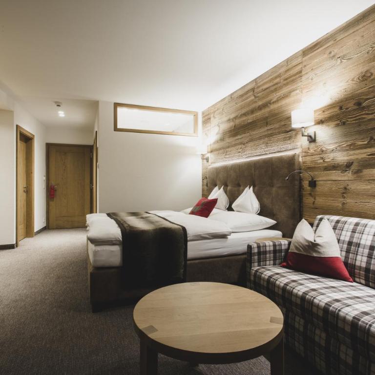 Hotel Schwarzer Adler - Sport & Spa - Superior Doppelzimmer - 2
