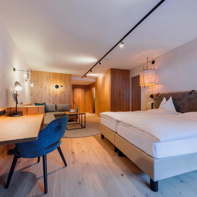 Hotel Schwarzer Adler - Sport & Spa - Deluxe Doppelzimmer - 3