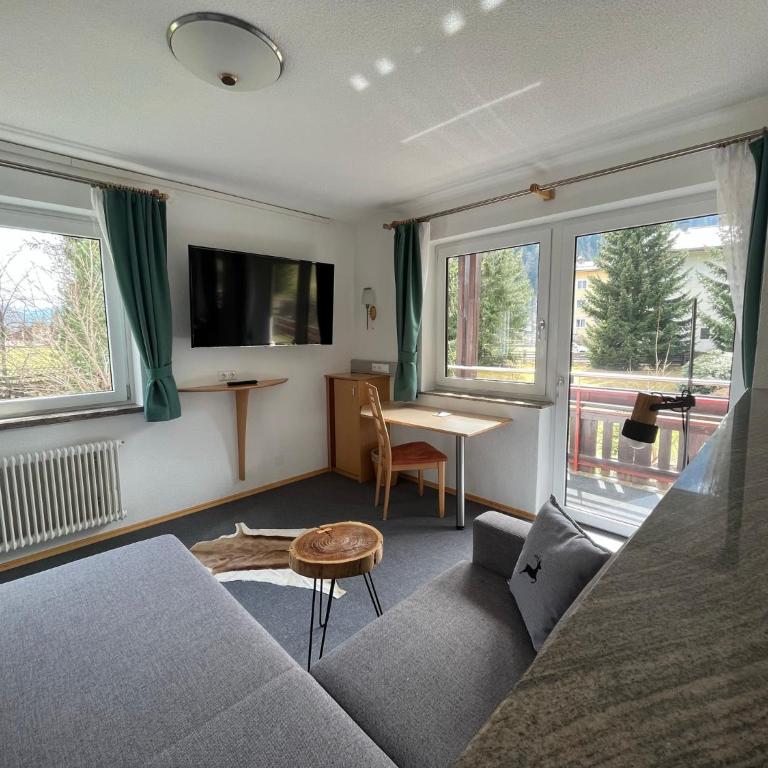Apartments Hohenberger Mallnitz - Bahnhofsshuttle bei An- und Abreise inklusive - Deluxe Studio mit Doppelbett - 1