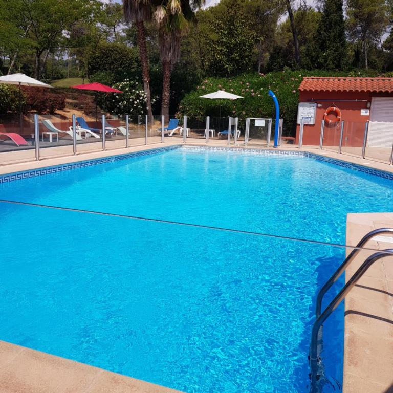 Studio Albatros Terrasse en RDJ Parking privé Piscine proche Golf, Tennis Grasse - Studio avec Terrasse - 1