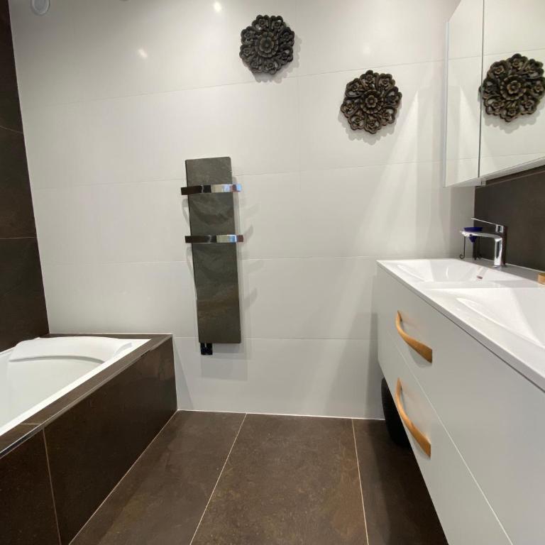 Luxurious villa 4 bedrooms in secluded area, swimming pool - Villa avec Piscine Privée - 31