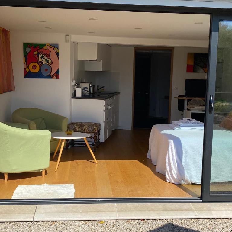 studio 36m2, dans un beau domaine privée au calme. - Appartement 1 Chambre - 3