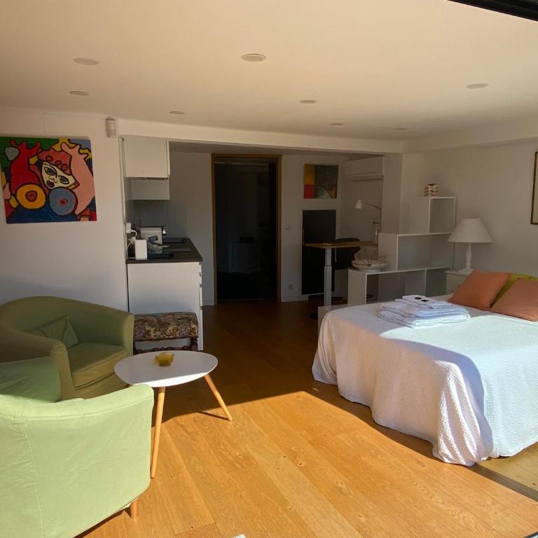 studio 36m2, dans un beau domaine privée au calme. - Appartement 1 Chambre - 4