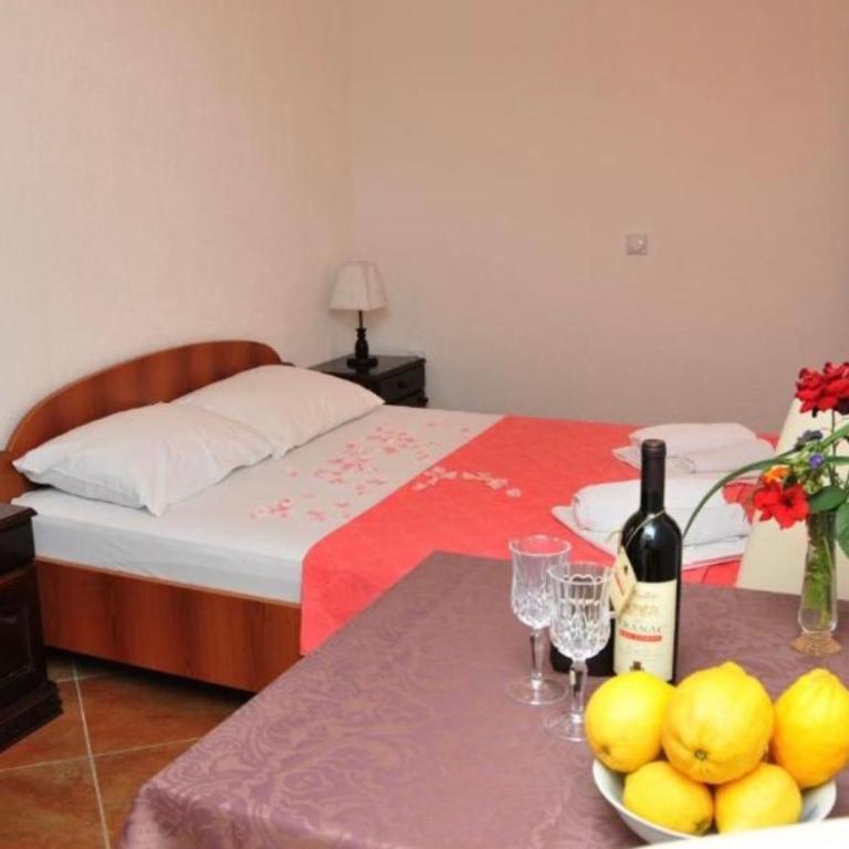 Nikić Apartments - One-Bedroom Apartment - 2