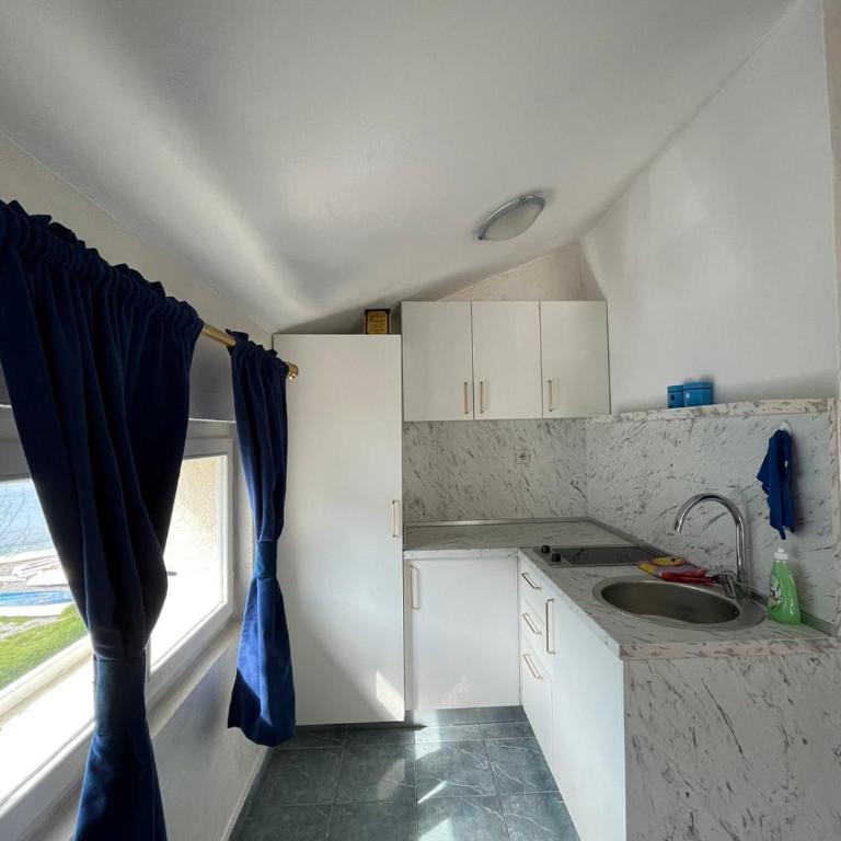 Savić Apartments - Studio with Sea View (4 Adults) - 10