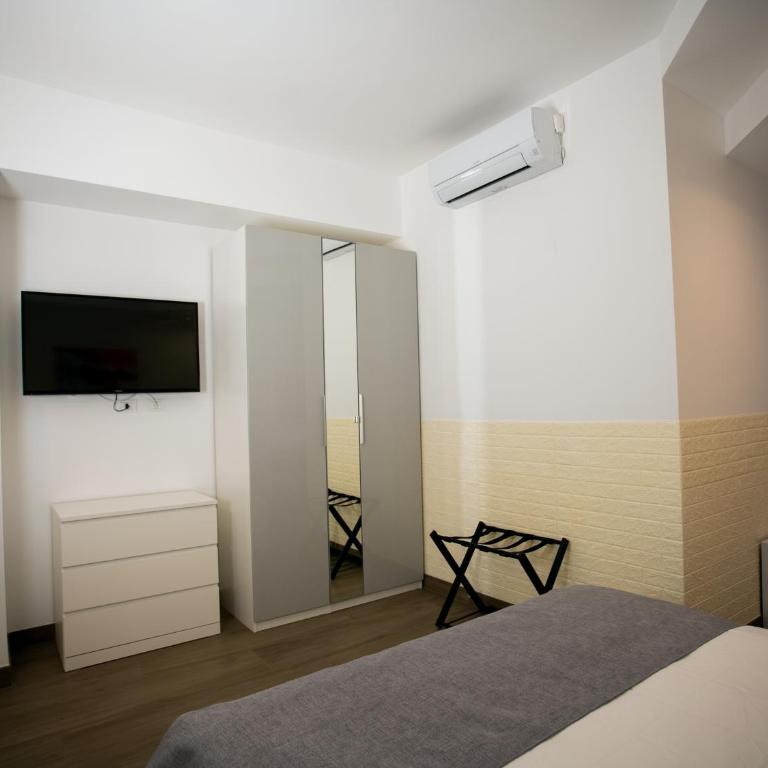 Anastasio Vatican Rooms G H - Camera Matrimoniale con Bagno Privato - 2